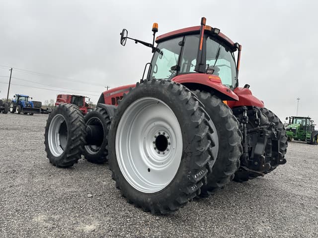 Image of Case IH Magnum 215 equipment image 4