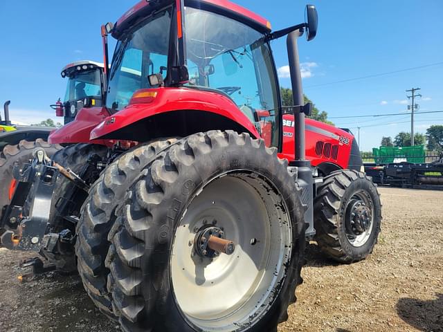 Image of Case IH Magnum 225 equipment image 2