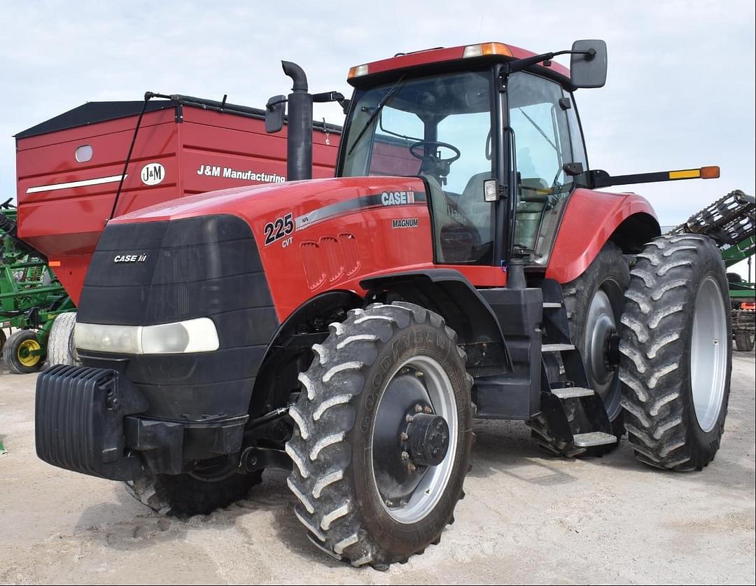 Image of Case IH Magnum 225 Primary image