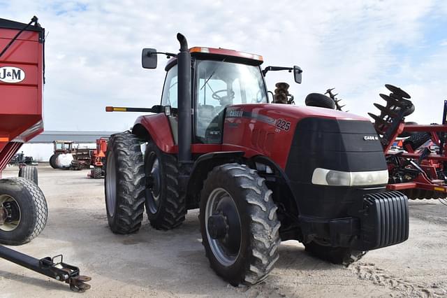 Image of Case IH Magnum 225 equipment image 1