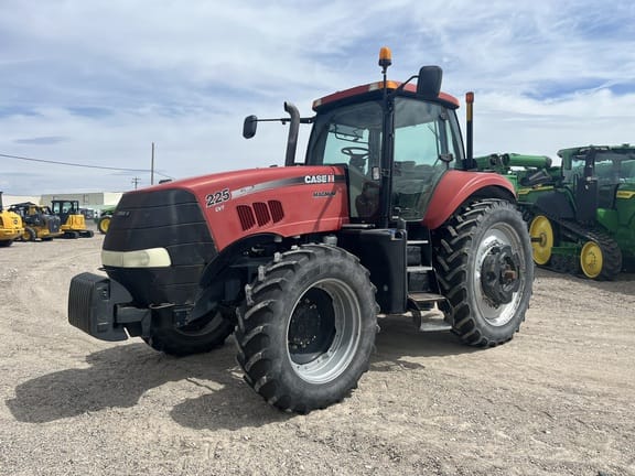 2011 Case IH Magnum 225 Equipment Image0