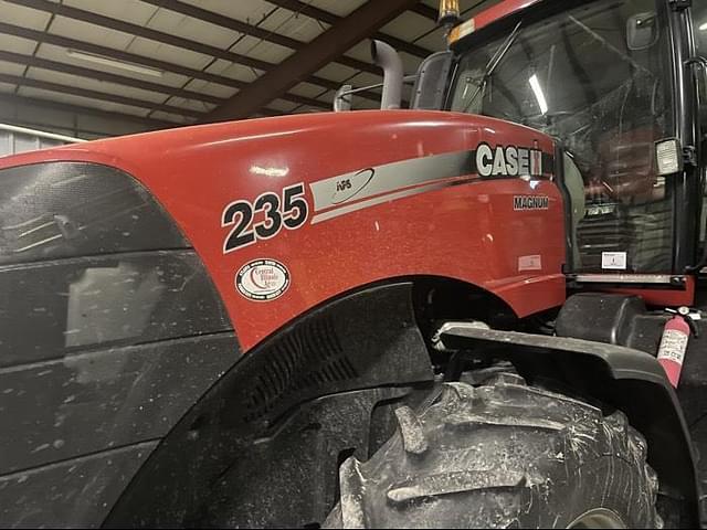 Image of Case IH Magnum 235 equipment image 3