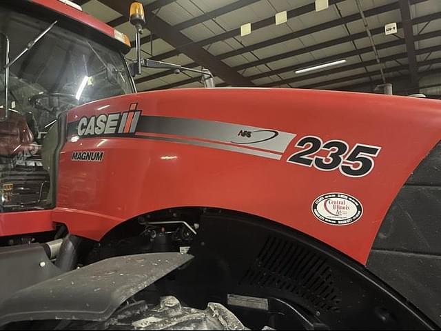 Image of Case IH Magnum 235 equipment image 1