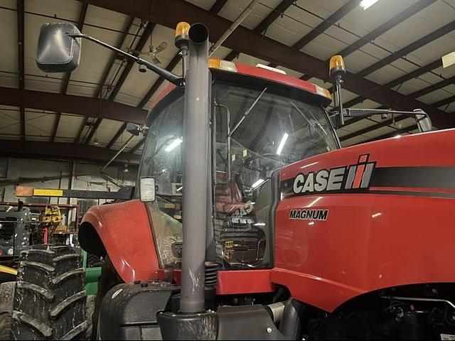 Image of Case IH Magnum 235 equipment image 2