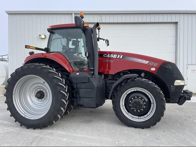 Image of Case IH Magnum 235 equipment image 3