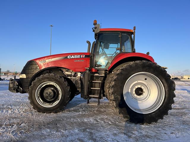 Image of Case IH Magnum 260 equipment image 2