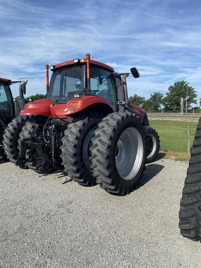 Image of Case IH Magnum 260 equipment image 2