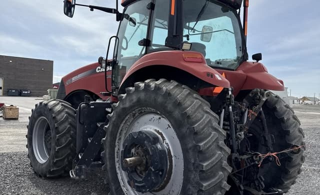 Image of Case IH Magnum 260 equipment image 2