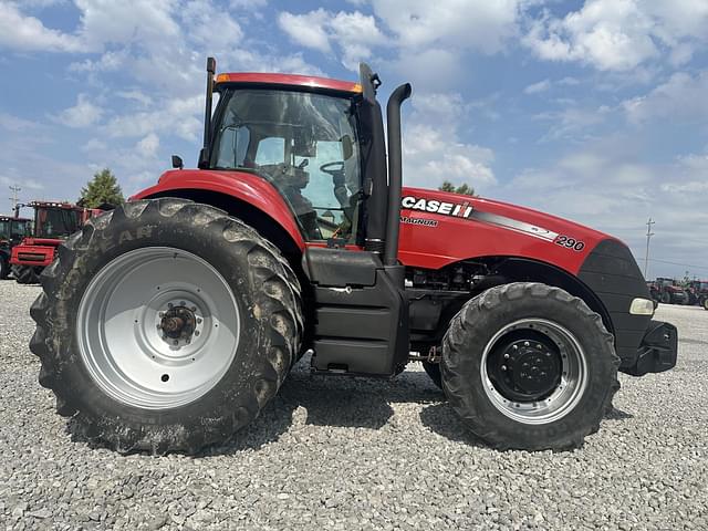 Image of Case IH Magnum 290 equipment image 3