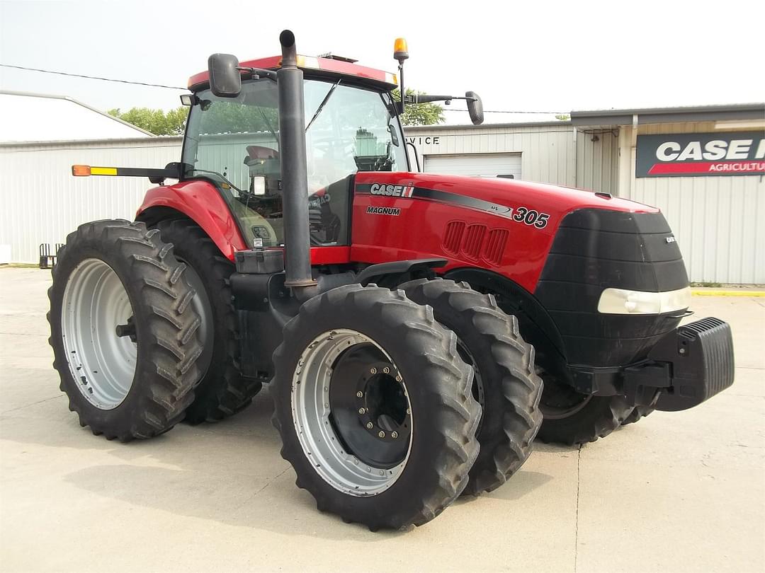 Image of Case IH Magnum 305 Primary image