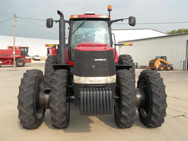 Image of Case IH Magnum 305 equipment image 2