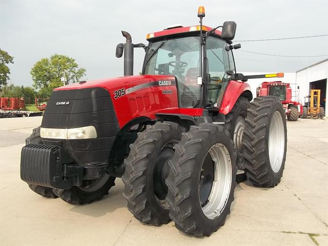 Image of Case IH Magnum 305 equipment image 3