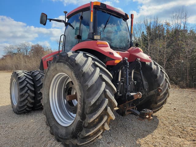 Image of Case IH Magnum 305 equipment image 3