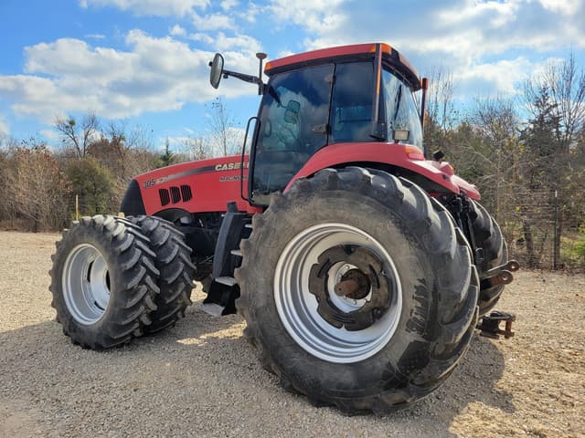 Image of Case IH Magnum 305 equipment image 2
