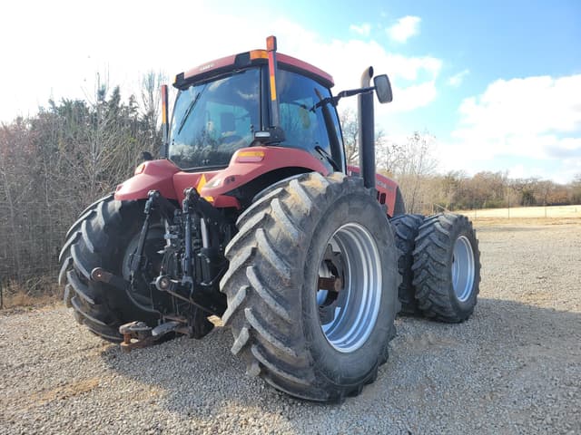 Image of Case IH Magnum 305 equipment image 4