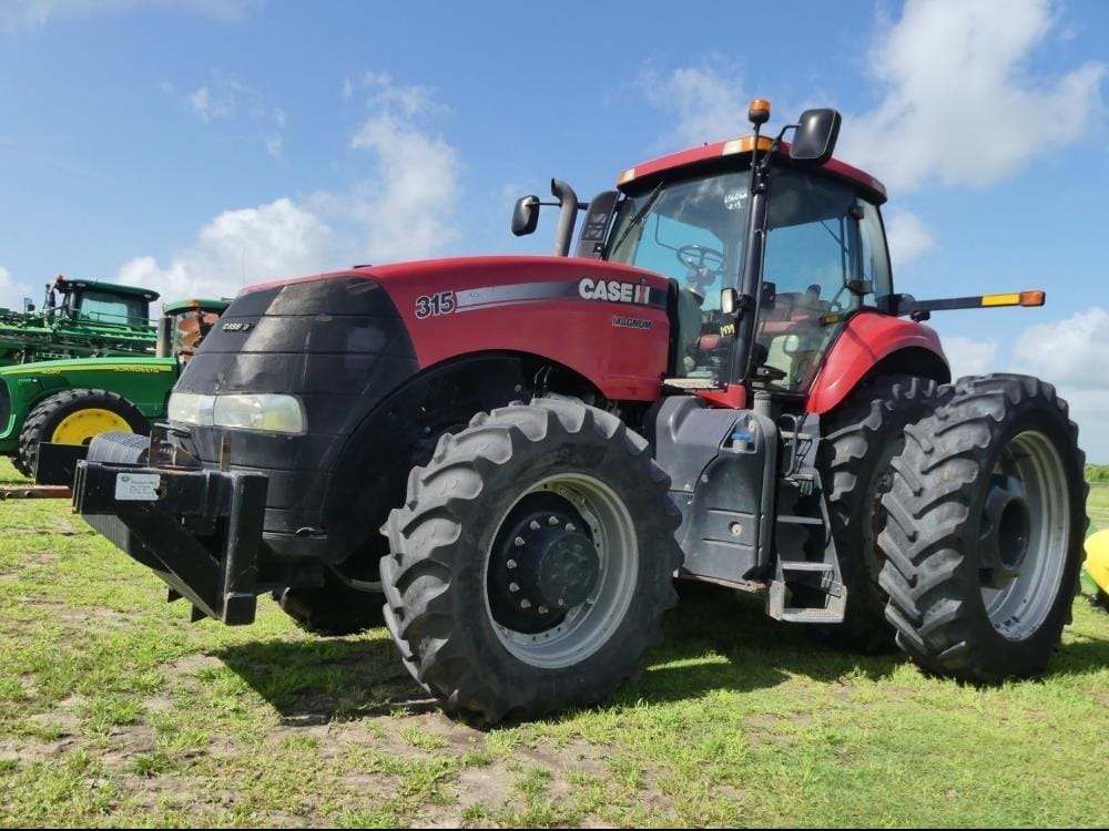2011 Case IH Magnum 315 Equipment Image0