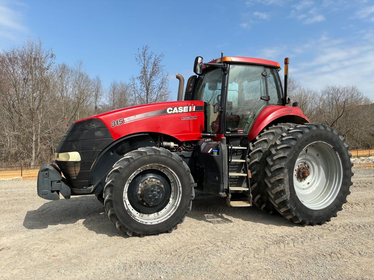 2011 Case IH Magnum 315 Equipment Image0