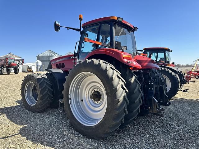 Image of Case IH Magnum 335 equipment image 2