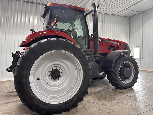 Image of Case IH Magnum 335 equipment image 2