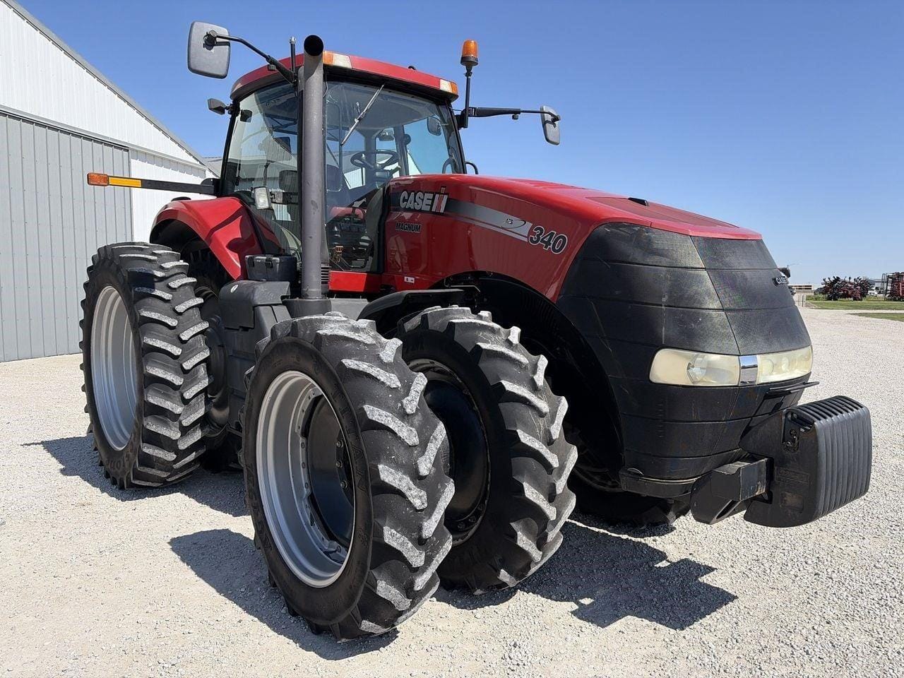 2011 Case IH Magnum 340 Equipment Image0