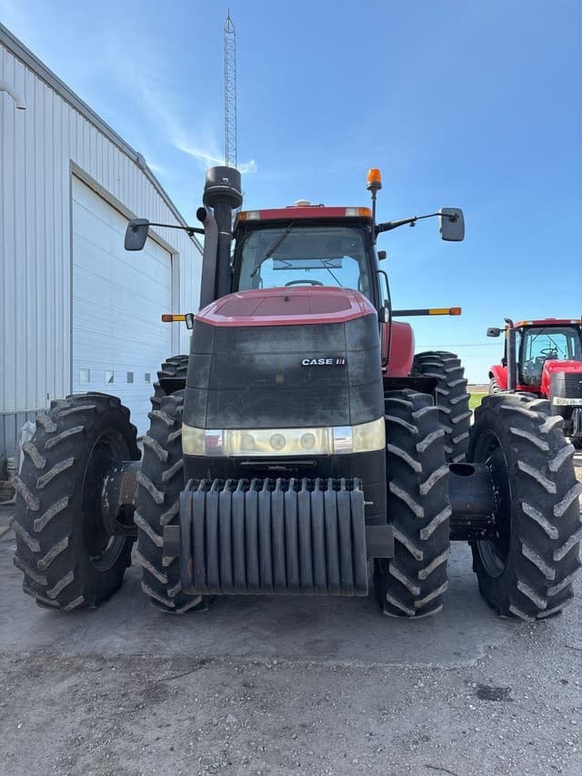 Image of Case IH Magnum 340 equipment image 4