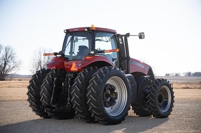 Image of Case IH Magnum 340 equipment image 4