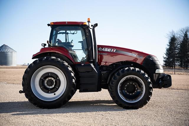 Image of Case IH Magnum 340 equipment image 3