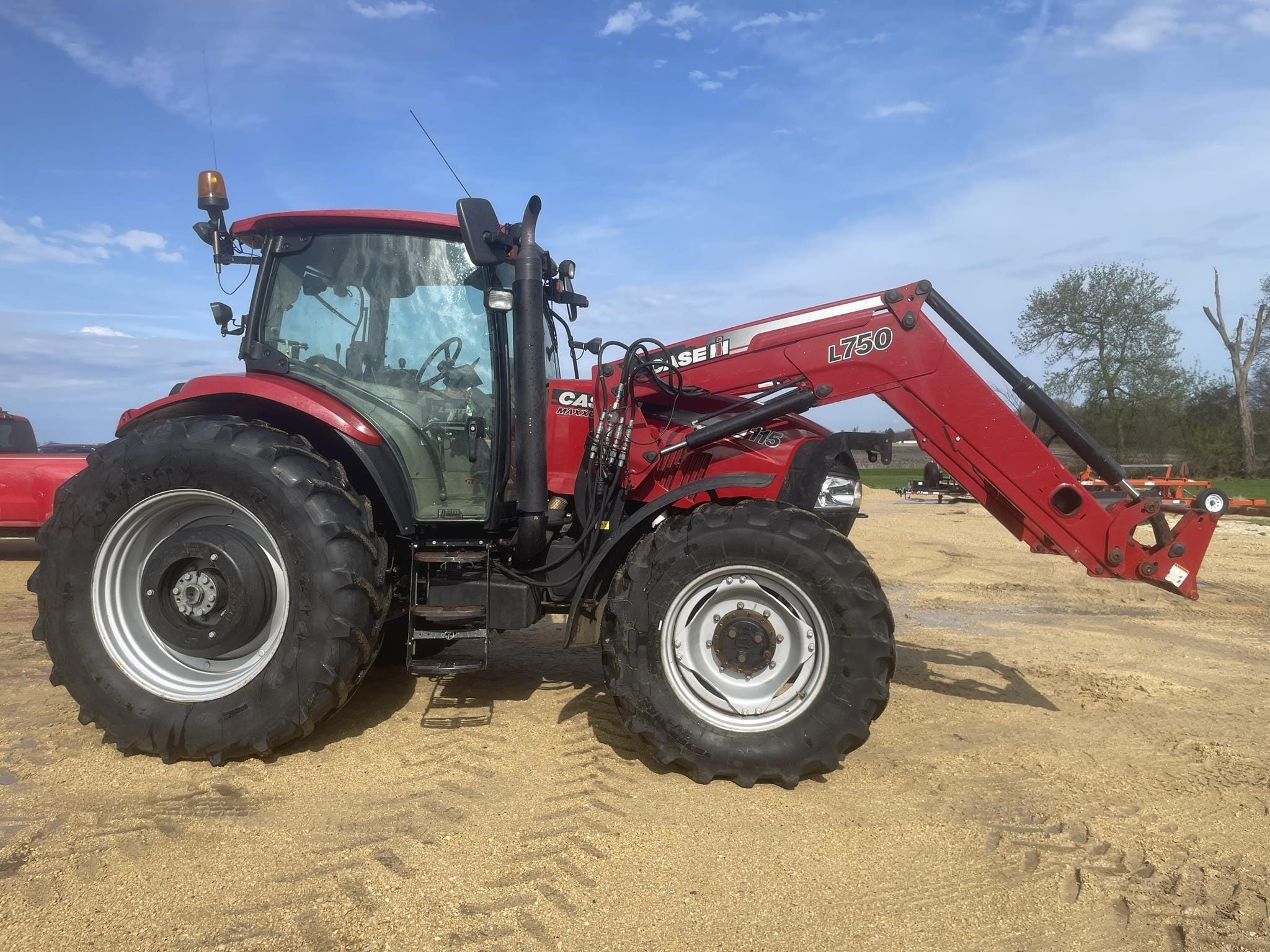 2011 Case IH Maxxum 115 Equipment Image0
