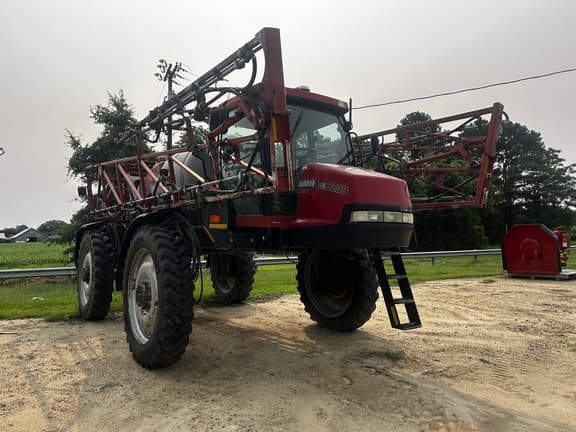 Image of Case IH 3230 Patriot equipment image 3