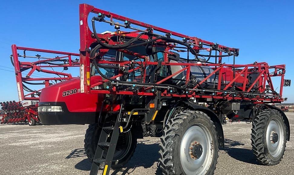 Image of Case IH 3230 Patriot Primary image