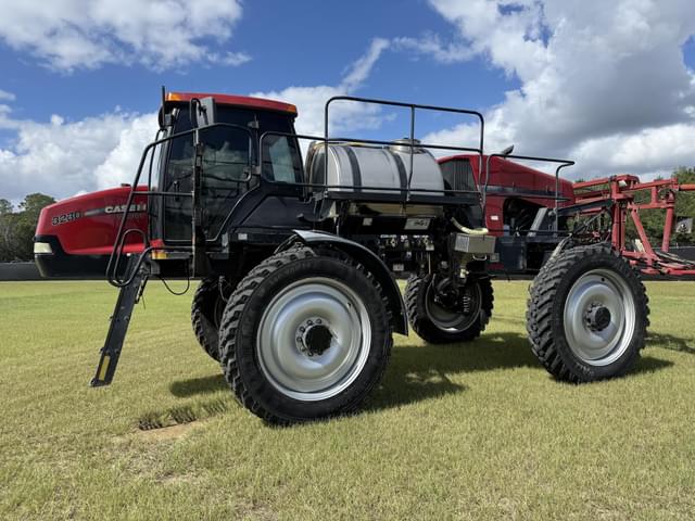 Image of Case IH 3230 Patriot equipment image 4