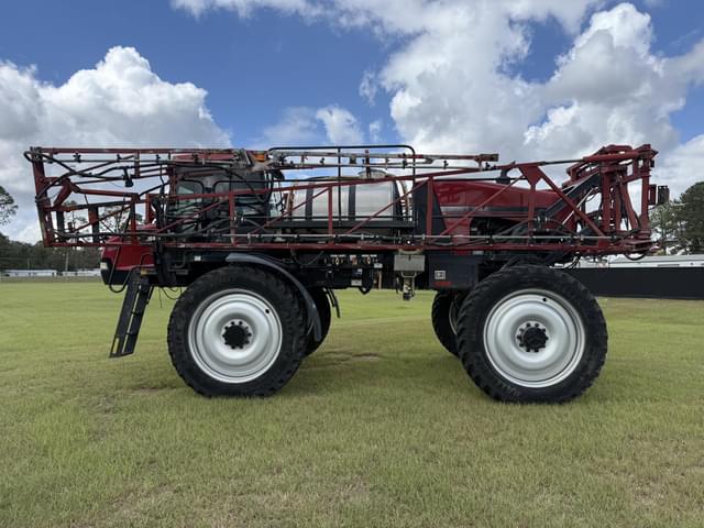 Image of Case IH 3230 Patriot equipment image 2