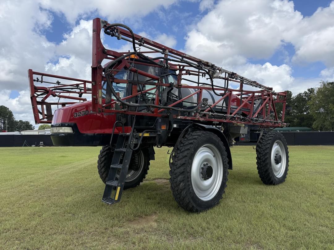 Image of Case IH 3230 Patriot Primary image