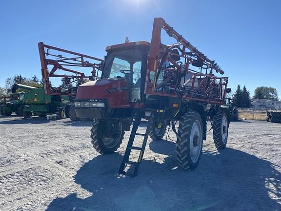 Image of Case IH 3330 Patriot equipment image 3