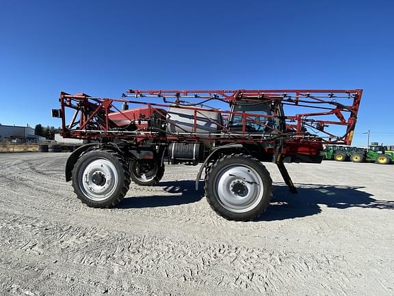 Image of Case IH 3330 Patriot equipment image 1