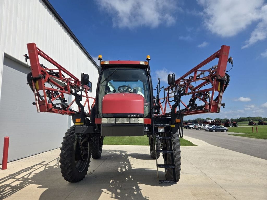 2011 Case IH 3330 Patriot Equipment Image0