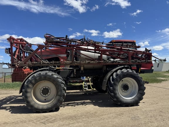 2011 Case IH 3330 Patriot Equipment Image0