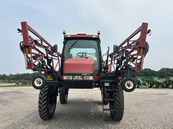 Image of Case IH 3330 Patriot equipment image 2