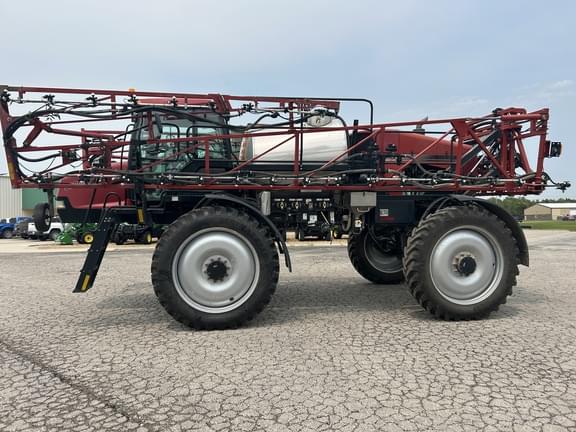 Image of Case IH 3330 Patriot equipment image 1