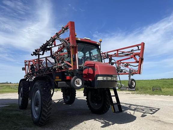 Image of Case IH 3330 Patriot equipment image 1