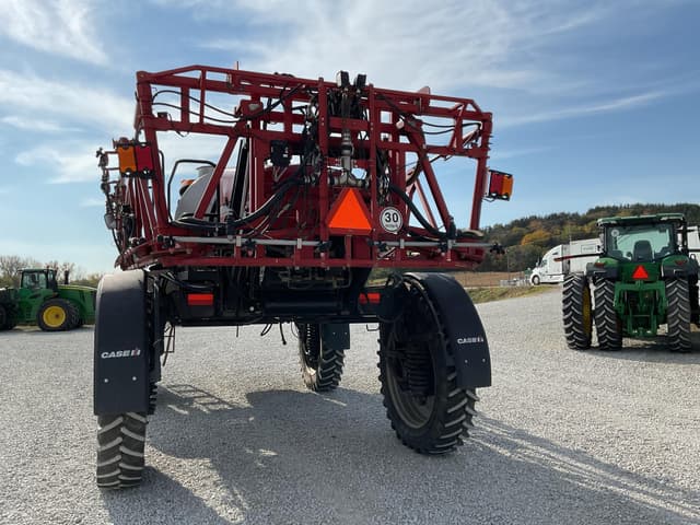Image of Case IH 3330 Patriot equipment image 2