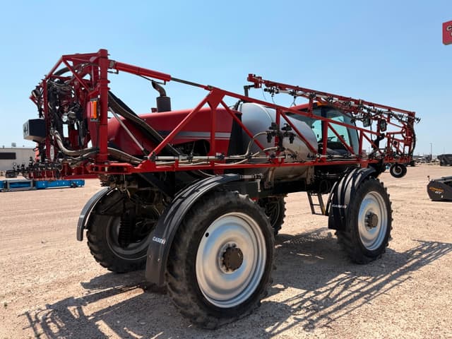 Image of Case IH 3330 Patriot equipment image 2