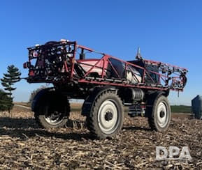 Image of Case IH 3330 Patriot equipment image 4