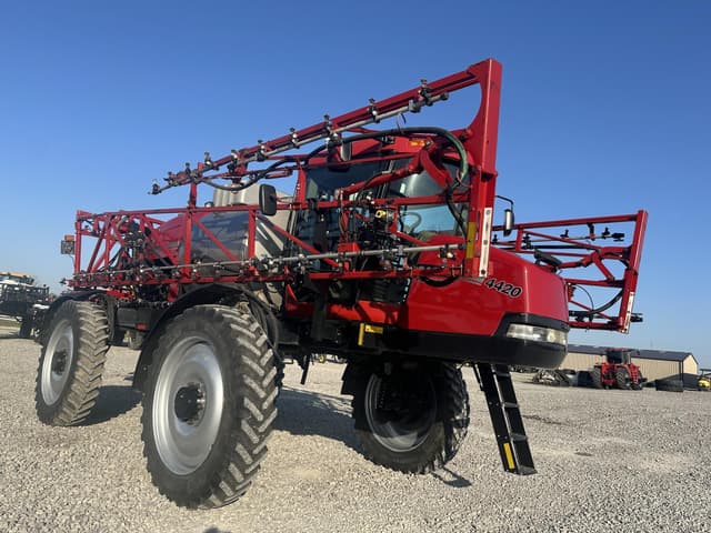 Image of Case IH Patriot 4420 equipment image 1