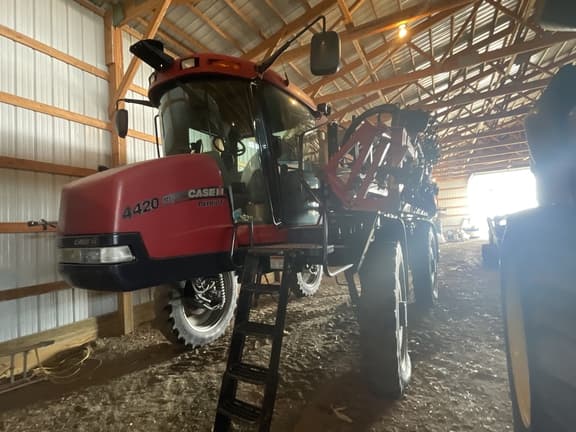 Image of Case IH Patriot 4420 equipment image 4