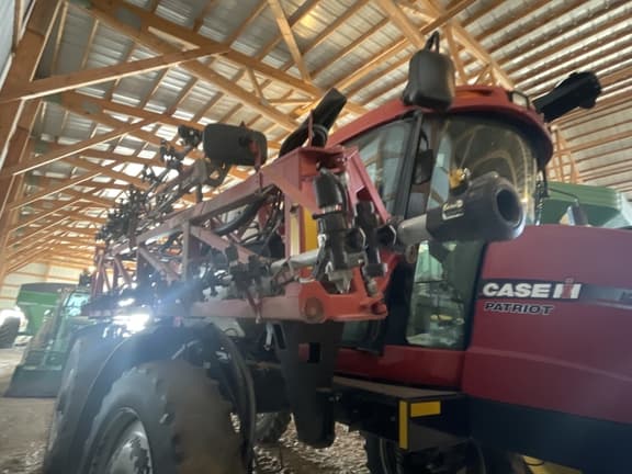 Image of Case IH Patriot 4420 equipment image 2