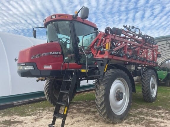 Main image Case IH Patriot 4420