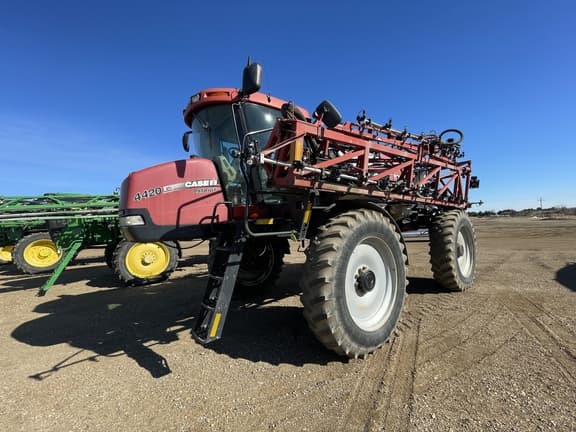 Image of Case IH Patriot 4420 equipment image 4