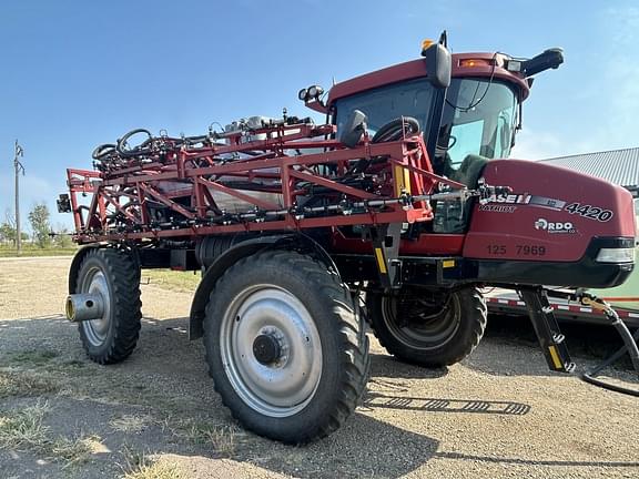 Image of Case IH Patriot 4420 equipment image 1