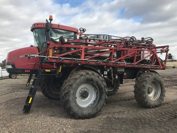 Main image Case IH Patriot 4420
